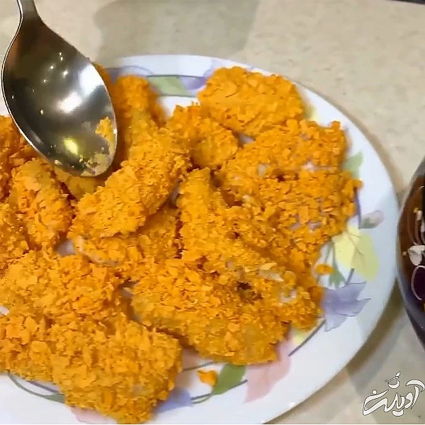 طرز تهیه سالاد سزار با مرغ سوخاری رستورانی